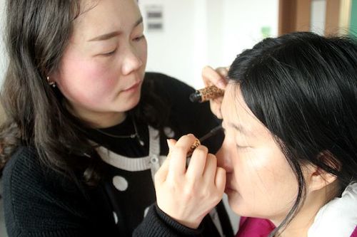 涂眼睫毛