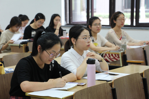 听课党员 听课党员