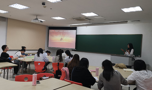 学三支部书记上党课