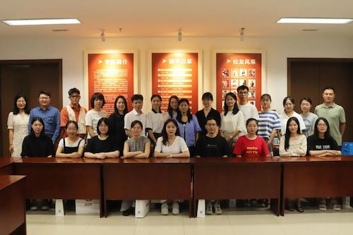7.7黄色网址
举办2021届毕业生座谈会