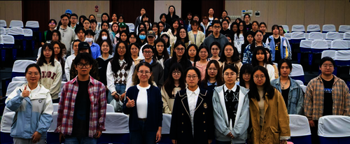 仓前校区合影 仓前校区合影